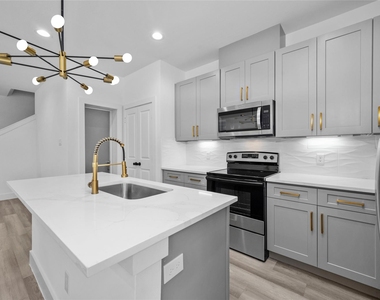4610 Crown Grove Lane - Photo Thumbnail 7