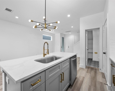 4610 Crown Grove Lane - Photo Thumbnail 8