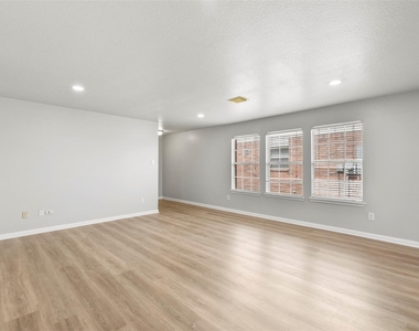 21106 Blackbluff Court - Photo Thumbnail 4