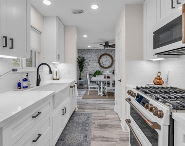 1223 Saxony Lane - Photo Thumbnail 8