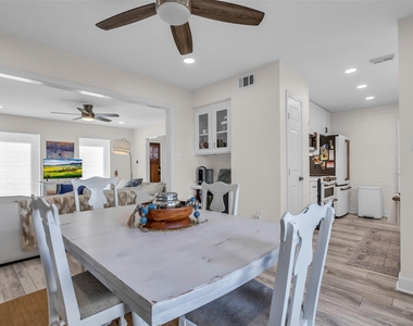 1223 Saxony Lane - Photo Thumbnail 12
