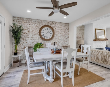 1223 Saxony Lane - Photo Thumbnail 14
