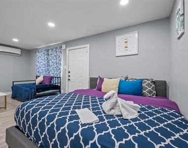 1116 Banks Street - Photo Thumbnail 13