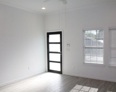 3714 Easy Street - Photo Thumbnail 2