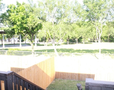 3714 Easy Street - Photo Thumbnail 9