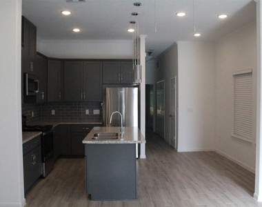 3714 Easy Street - Photo Thumbnail 3