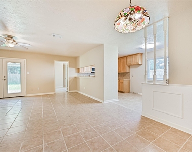 1113 N Heron Drive - Photo Thumbnail 8