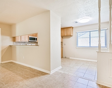 1113 N Heron Drive - Photo Thumbnail 9