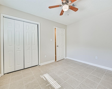 1113 N Heron Drive - Photo Thumbnail 22