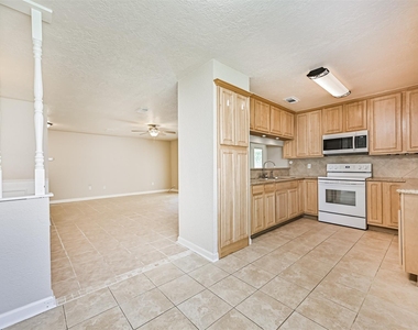 1113 N Heron Drive - Photo Thumbnail 11