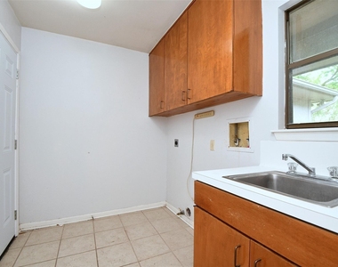 7718 Moondance Lane - Photo Thumbnail 26