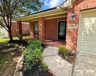 19523 Country Mountain Court - Photo Thumbnail 22