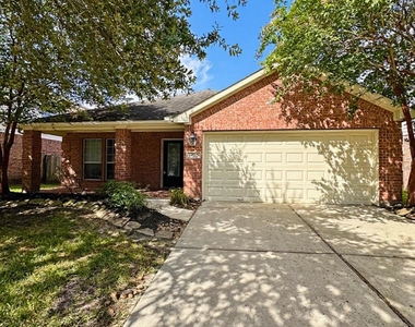19523 Country Mountain Court - Photo Thumbnail 21