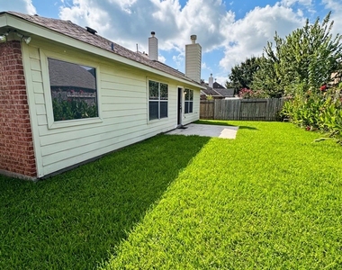 19523 Country Mountain Court - Photo Thumbnail 23
