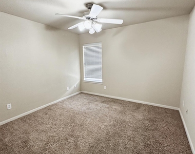 19523 Country Mountain Court - Photo Thumbnail 15