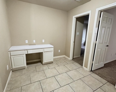 19523 Country Mountain Court - Photo Thumbnail 13