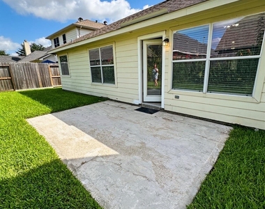 19523 Country Mountain Court - Photo Thumbnail 20