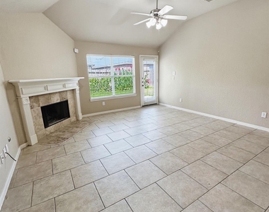 19523 Country Mountain Court - Photo Thumbnail 6
