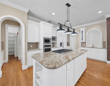 13714 Gainesway Drive - Photo Thumbnail 8