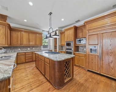 13714 Gainesway Drive - Photo Thumbnail 5