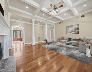 13714 Gainesway Drive - Photo Thumbnail 4
