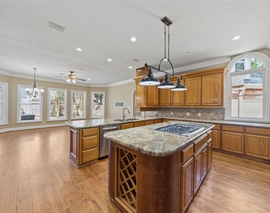 13714 Gainesway Drive - Photo Thumbnail 11