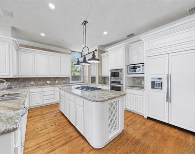 13714 Gainesway Drive - Photo Thumbnail 6