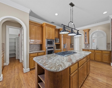 13714 Gainesway Drive - Photo Thumbnail 7