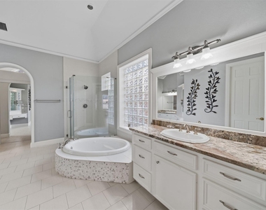 13714 Gainesway Drive - Photo Thumbnail 19