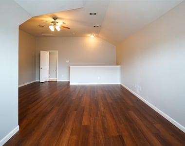 28038 Emma Gardens Lane - Photo Thumbnail 24