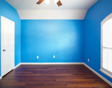28038 Emma Gardens Lane - Photo Thumbnail 18