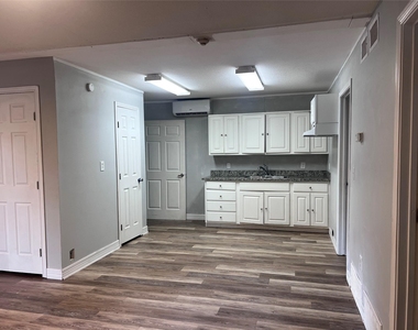 115 W Mulberry Avenue - Photo Thumbnail 5