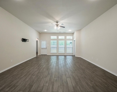 3227 Fairhaven Lane - Photo Thumbnail 10