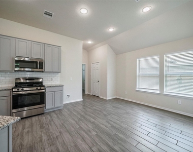 3227 Fairhaven Lane - Photo Thumbnail 12