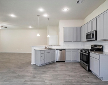 3227 Fairhaven Lane - Photo Thumbnail 17