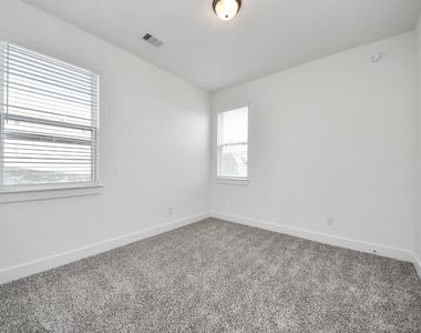 25026 Midnight Willow - Photo Thumbnail 40