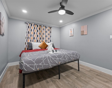 3611 Graustark Street - Photo Thumbnail 12