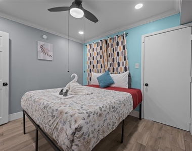 3611 Graustark Street - Photo Thumbnail 8