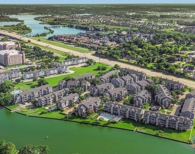 18511 Egret Bay Boulevard - Photo Thumbnail 10