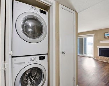 18511 Egret Bay Boulevard - Photo Thumbnail 8