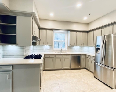 39 Silent Brook Place - Photo Thumbnail 17