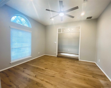 39 Silent Brook Place - Photo Thumbnail 10