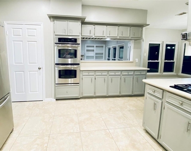 39 Silent Brook Place - Photo Thumbnail 20