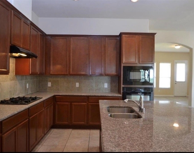 7219 Pearl Terrace Lane - Photo Thumbnail 39