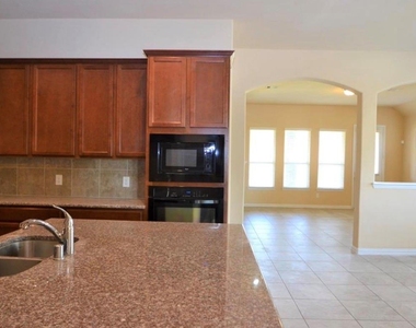 7219 Pearl Terrace Lane - Photo Thumbnail 29