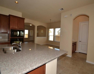 7219 Pearl Terrace Lane - Photo Thumbnail 20