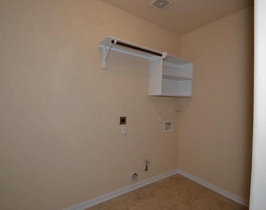 7219 Pearl Terrace Lane - Photo Thumbnail 21