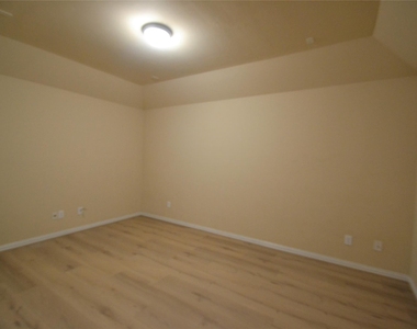 7219 Pearl Terrace Lane - Photo Thumbnail 36