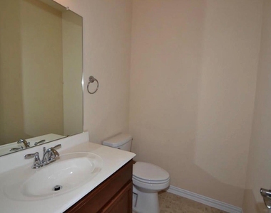 7219 Pearl Terrace Lane - Photo Thumbnail 22