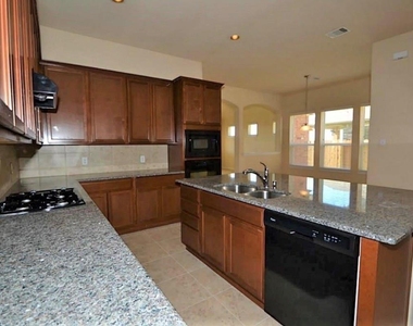 7219 Pearl Terrace Lane - Photo Thumbnail 13